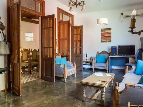 CASA EN VENTA CITY BELL 3 DORMITORIOS APTA BANCO