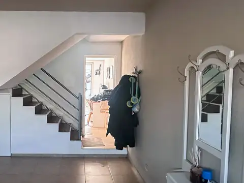 Depto Tipo Casa en Venta con 2 cocheras