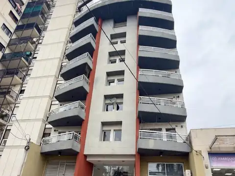 VENDO. Monoambiente en calle Pellegrini. Concordia, ER.