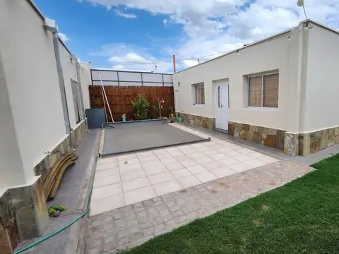 Casa 6 ambientes con 3 baños