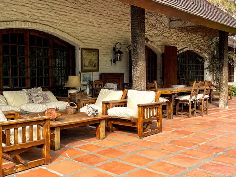 Casa 6 ambientes con 3 baños