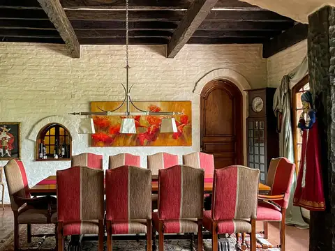 Casa en Venta con 5 cocheras
