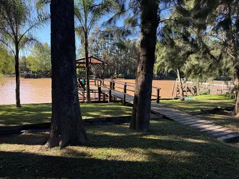 VENTA CASA DELTA TIGRE CANAL ARIAS CON MUELLE