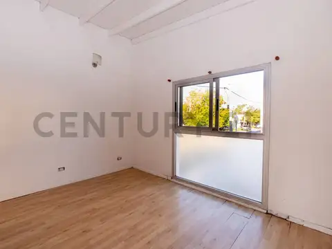 Depto Tipo Casa en Venta en Los Hornos, USD 64.000