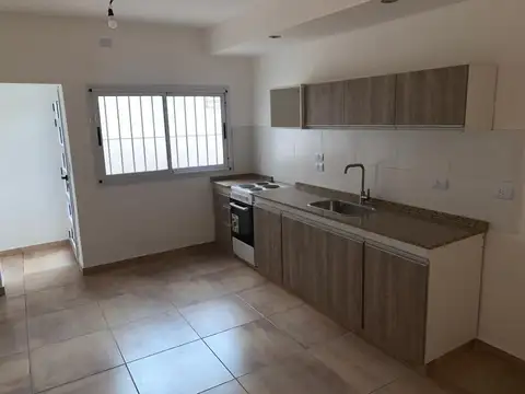 Departamento en alquiler en José León Suarez!