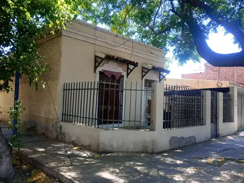 venta casa a demoler/terreno  o reciclar  en Godoy Cruz