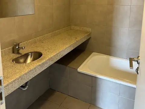 Alquiler 1 amb con baño y toilette con amenities