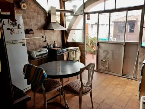 San Pedro 3600, Piso 0