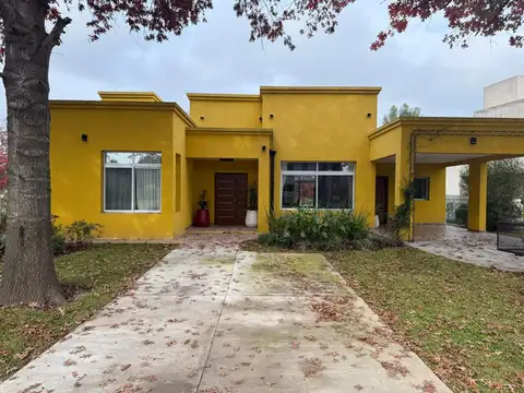 CASA EN VENTA 3 AMB CLUB DE CAMPO LAS CAÑUELAS