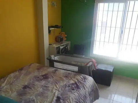 OPORTUNIDAD CASA 4 AMB CON COCHERA Y GALPÓN