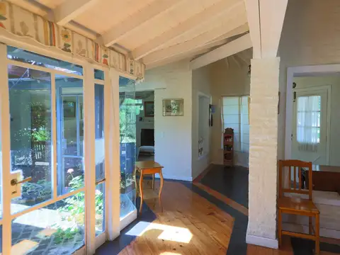 Casa en Alquiler con 2 cocheras