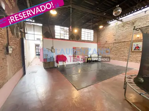 ¡¡ RESERVADO !! LOCAL CON ENTRADA INDEPENDIENTE DE 166 m² - VILLA PUEYRREDON