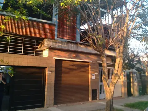 EXCELENTE MEGAPROPIEDAD  2 IMPECABLES PROPIEDADES 3 AMB c/u