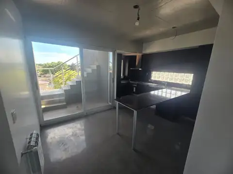 Pres. Hipólito Yrigoyen 1641 Piso 5