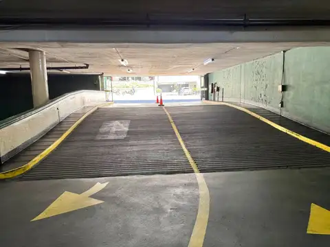 Cochera cubierta fija - seguridad 24 hs