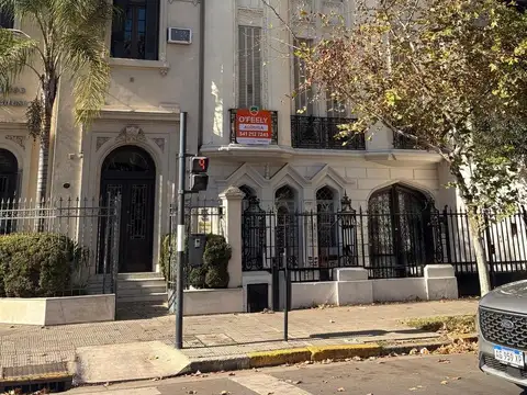 Casa en alquiler para uso profesional sobre Bv. Oroño, Rosario