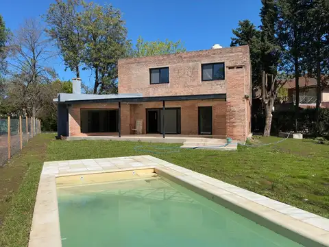 Alquiler de Casa en Barrio Los Fresnos