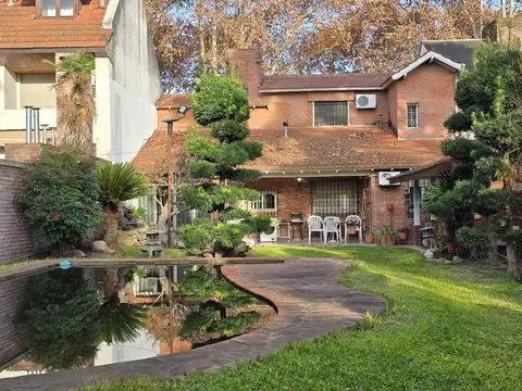 Oportunidad en San Isidro: Casa con encanto en excelente lote al norte.