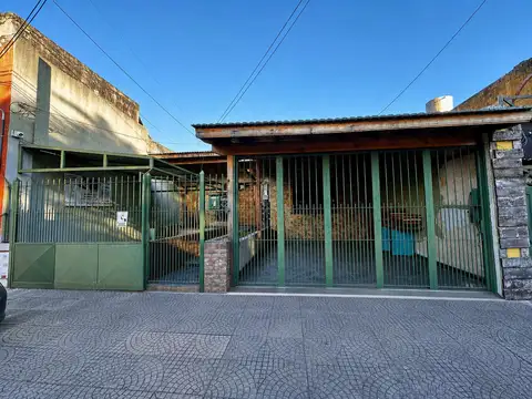 VENTA CASA 4 AMBIENTES QUILMES OESTE