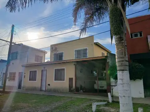Pilar! Casa 2 ptas con Depto, entre Panameric. y Pilar centro!