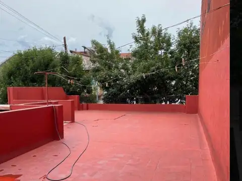 Casa sobre Lote Propio con Patio, Terraza y Garage en Villa Devoto