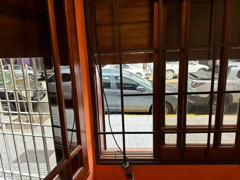 LOCAL EN PLANTA BAJA  APTO COMERCIAL CABALLITO SUR