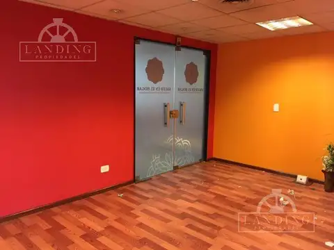 Oficina 8 ambientes con 3 baños