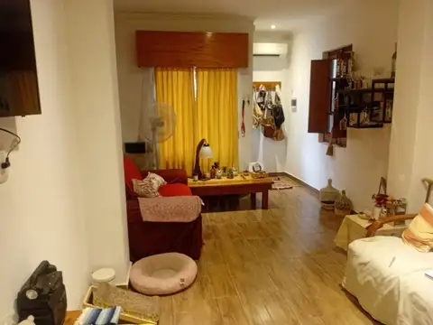 Casa 5 ambientes con 1 baño