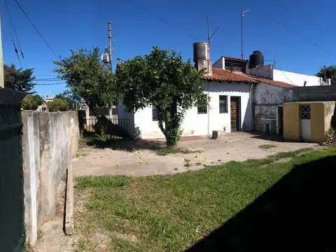 Casa en Alquiler en Gregorio de Laferrere, $ 700.000