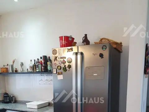 Casa en Alquiler con 2 cocheras
