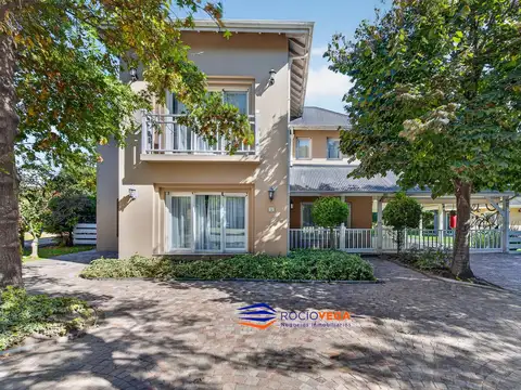 Casa a la Venta en el Casco de Moreno