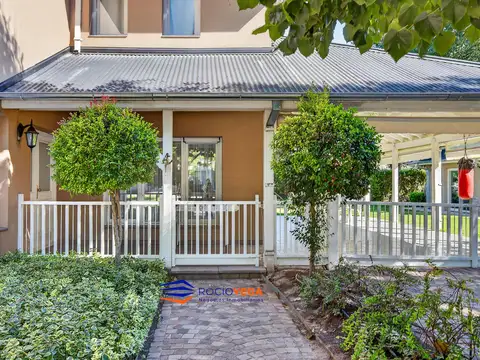 Casa a la Venta en el Casco de Moreno