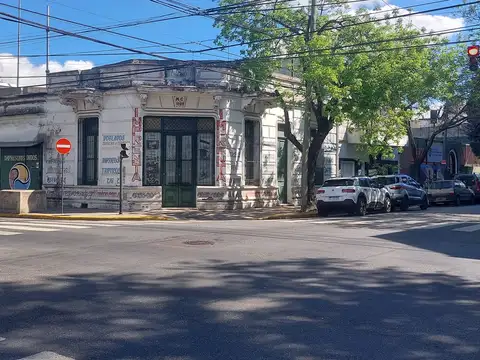 Esquina sobre lote 13x12. A metros de san juan y boedo.