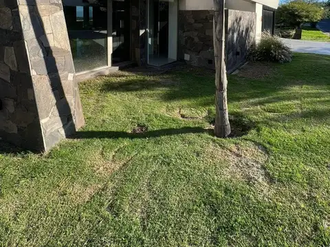 Casa en Alquiler de 3 dormitorios