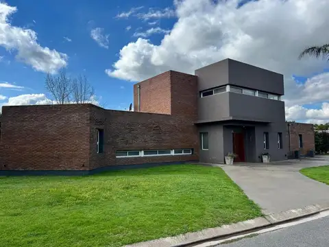 Casa en Cadaques con jardin al norte