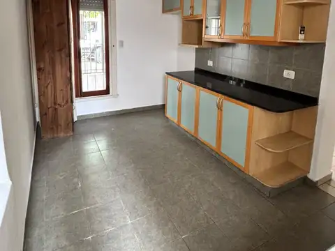Depto Tipo Casa 4 ambientes con 1 baño