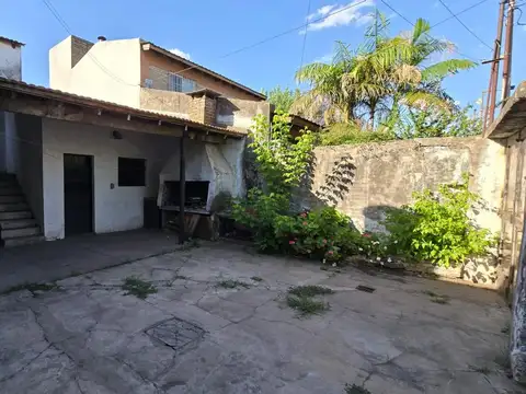Casa americana dos dormitorios venta parque Ituzaingo norte