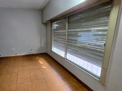Casa americana dos dormitorios venta parque Ituzaingo norte