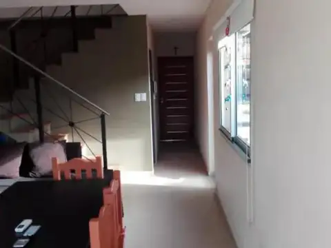 Casa 5 ambientes con 2 baños