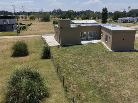 Casa en Venta en Medal Country club, USD 250.000