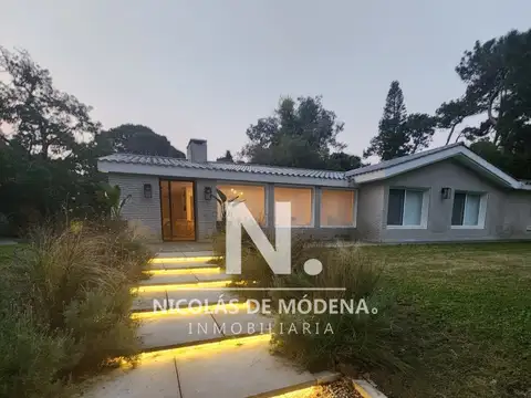 Casa en Alquiler de 4 dormitorios en Playa Mansa , Punta del este , Maldonado 