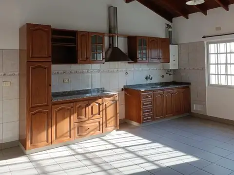 Casa y Departamento en Venta en B° Villanueva