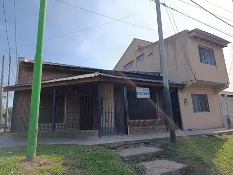 Casa y Departamento en Venta en B° Villanueva