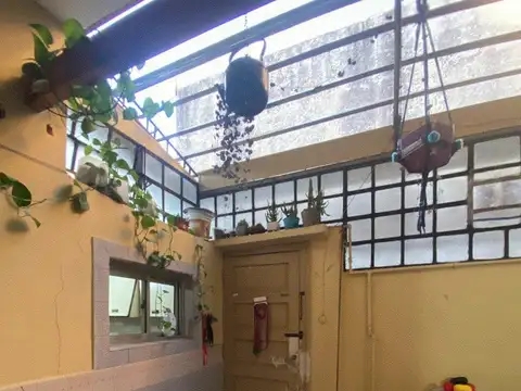 PH en venta de 2 ambientes en Ramos Mejía con Patio