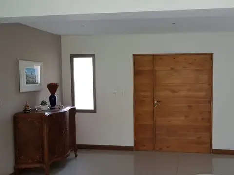 Casa en Venta en El Ombu, USD 395.000