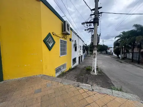 VENTA ESQUINA AV. BELGRANO Y AZCUENAGA 585 M2