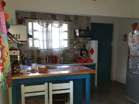 VENTA: CASA AMPLIA 3 HABITACIONES ZONA RESIDENCIAL