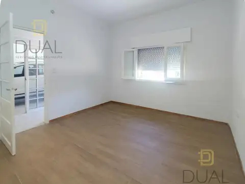 Casa en Alquiler con 1 cochera