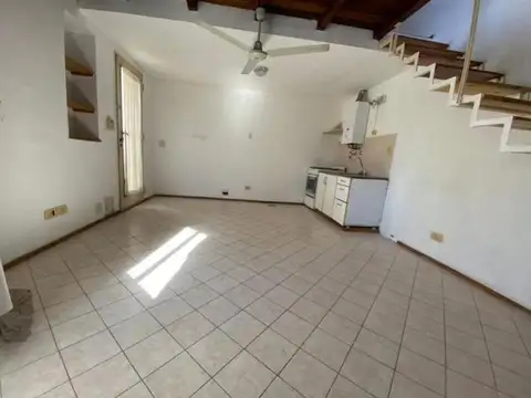Depto Tipo Casa 2 ambientes con 1 baño