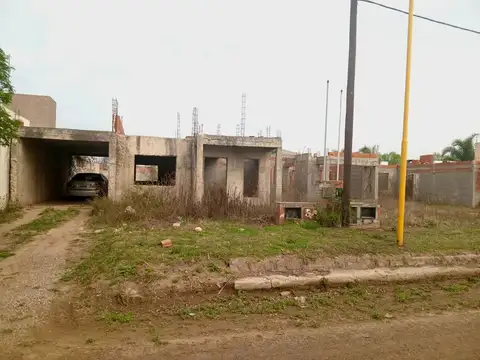 VENTA TERRENO CON CONSTRUCCION, COLONIA TIROLESA